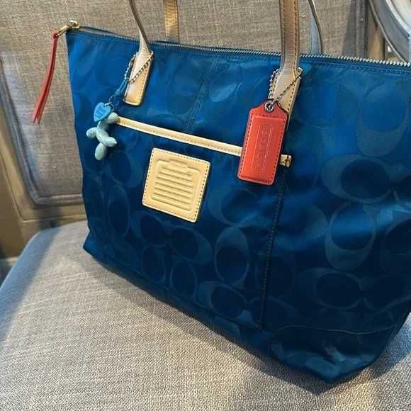 Coach Tote Royal Blue purse - Picture 4 of 13